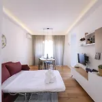 Apartment Elegant & Chic 2 - 5min To Station, Ac, Wi-fi *