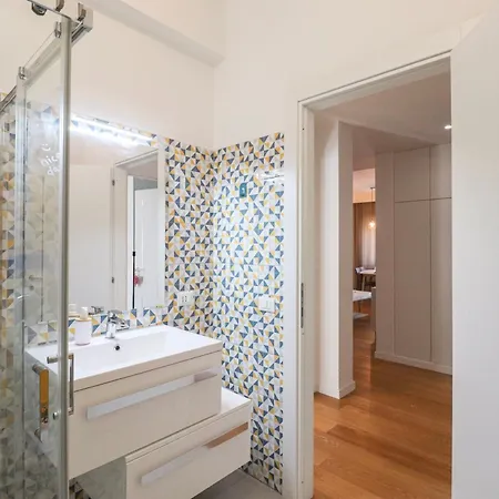 Elegant & Chic 2 - 5min To Station, Ac, Wi-fi 아파트 로마