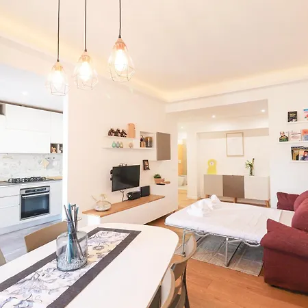 Elegant & Chic 2 - 5min To Station, Ac, Wi-fi Rom