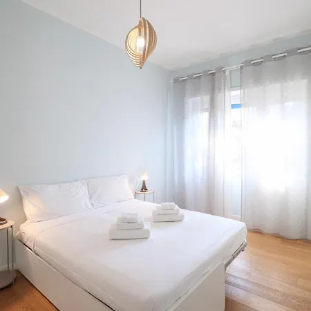 아파트 Elegant & Chic 2 - 5min To Station, Ac, Wi-fi