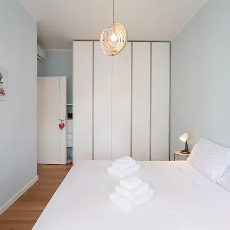 Elegant & Chic 2 - 5min To Station, Ac, Wi-fi *