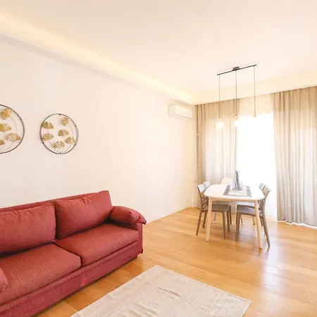Elegant & Chic 2 - 5min To Station, Ac, Wi-fi 로마